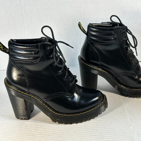 Dr. Martens Ladies size 7 heeled Boots - Picture 15 of 16